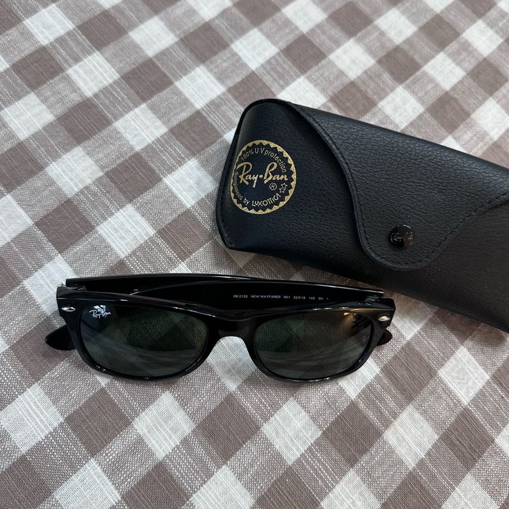 Ray-Ban Classic Black Sunglasses with Case